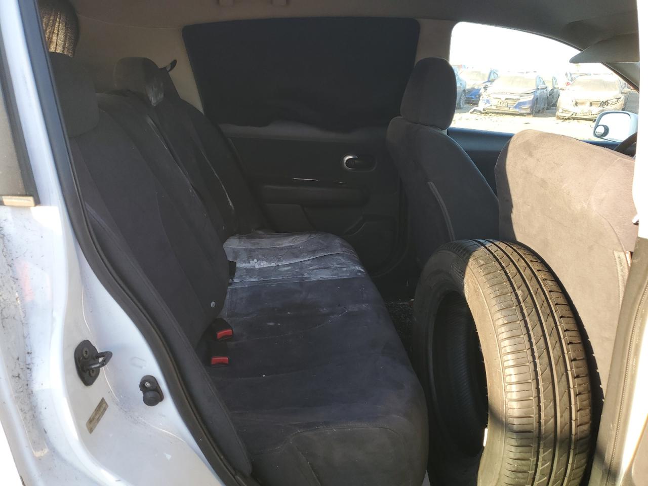 2007 Nissan Versa - Image 10