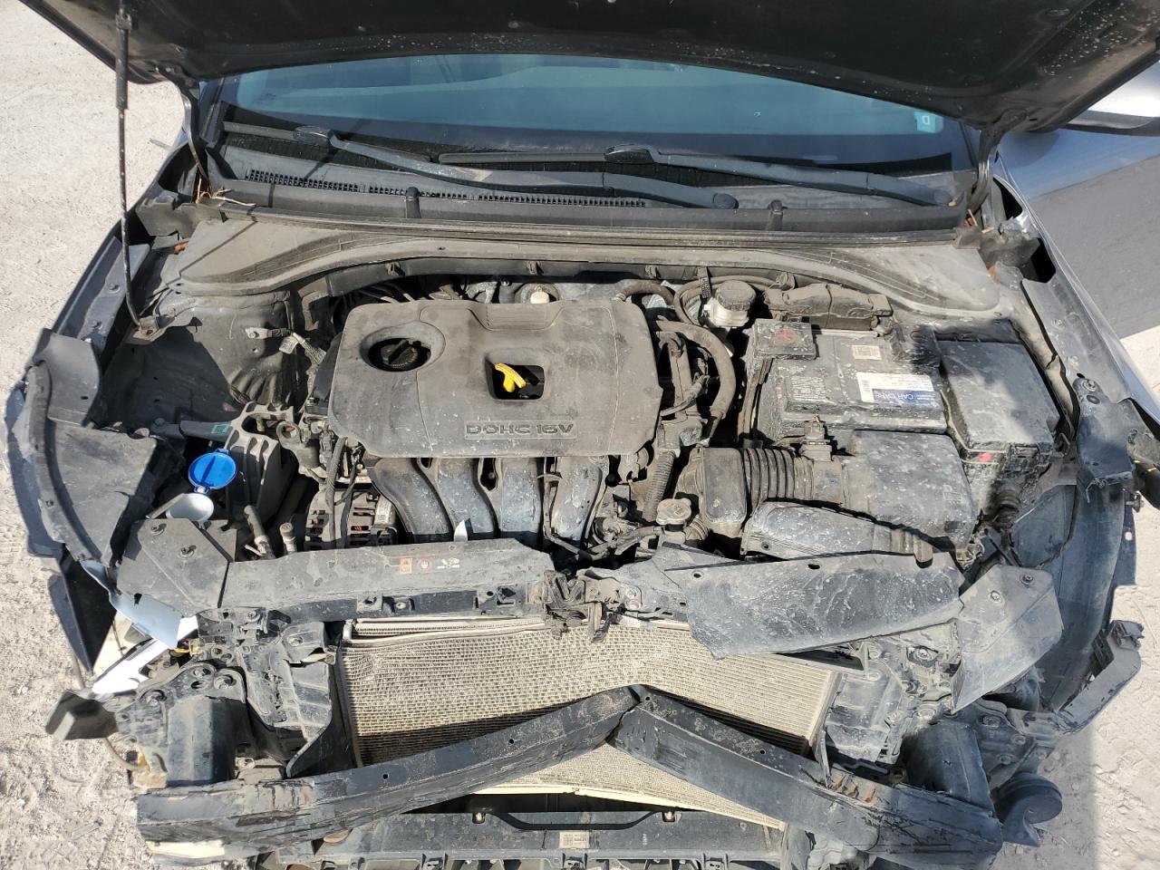 2020 Hyundai Elantra - Image 13