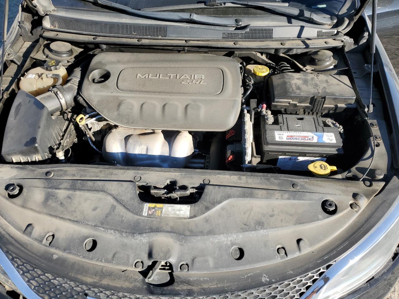 2016 Chrysler 200 - Image 12