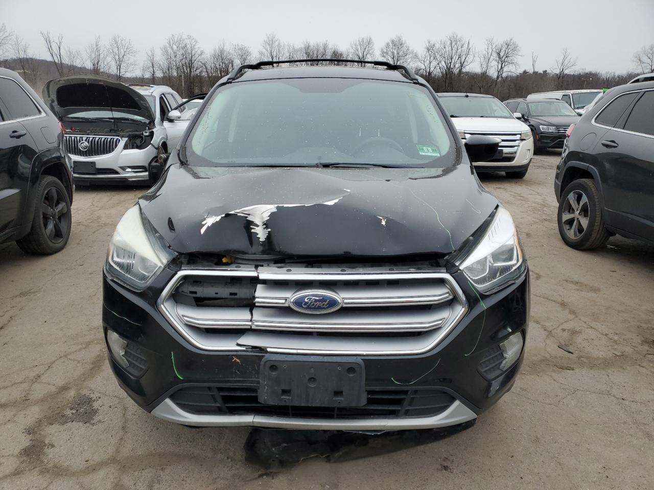 VIN 1FMCU9G91HUD37609 2017 FORD ESCAPE no.5