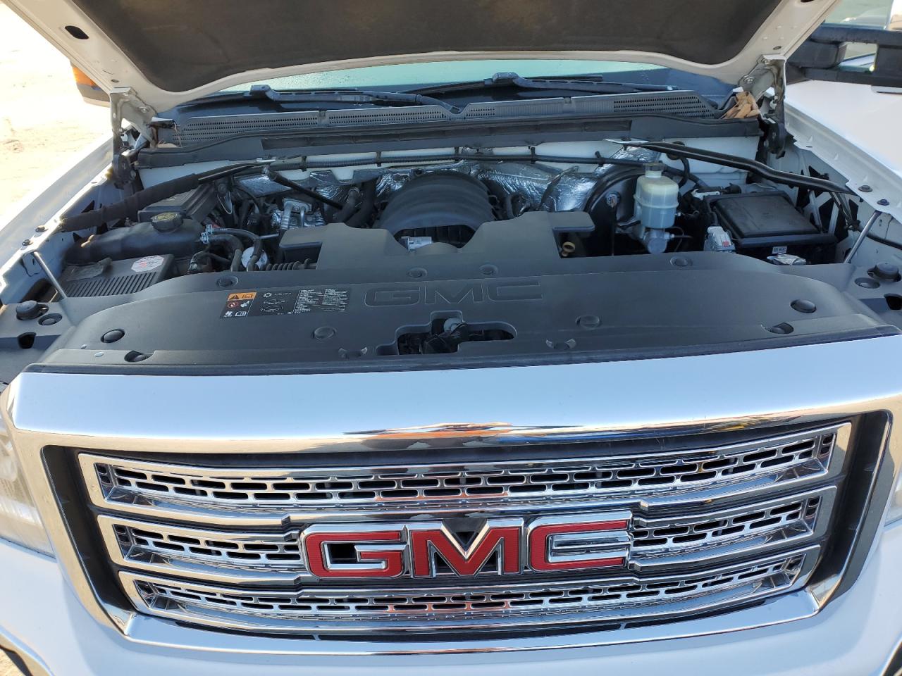 2015 GMC Sierra - Image 12
