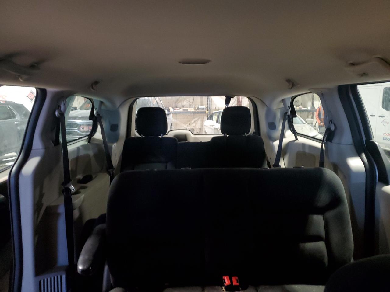 2016 Dodge Caravan - Image 10