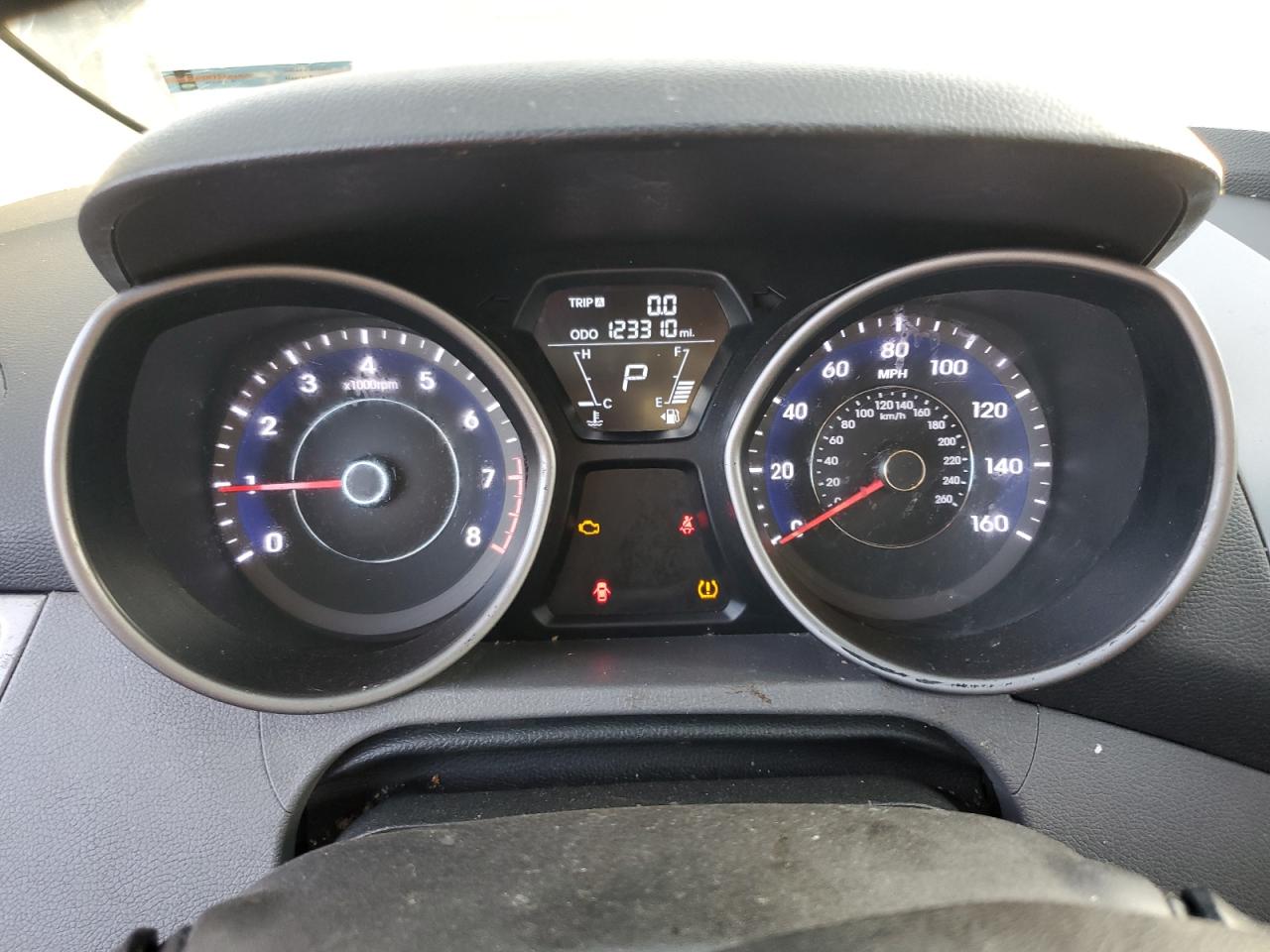 2013 Hyundai Elantra - Image 9