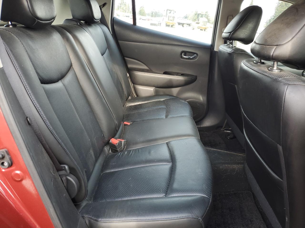 2015 Nissan Leaf - Image 10