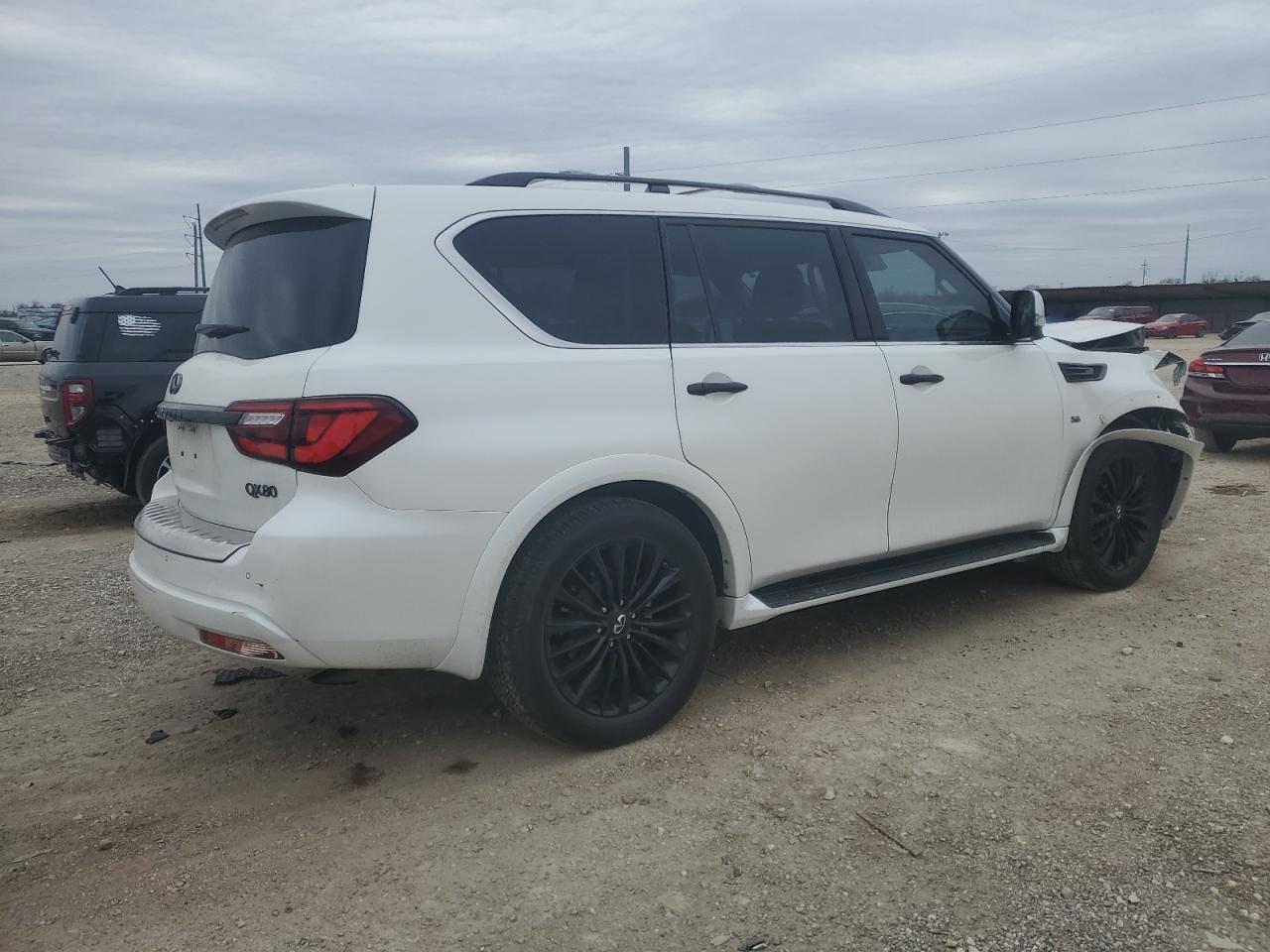 2018 Infiniti QX80 - Image 3