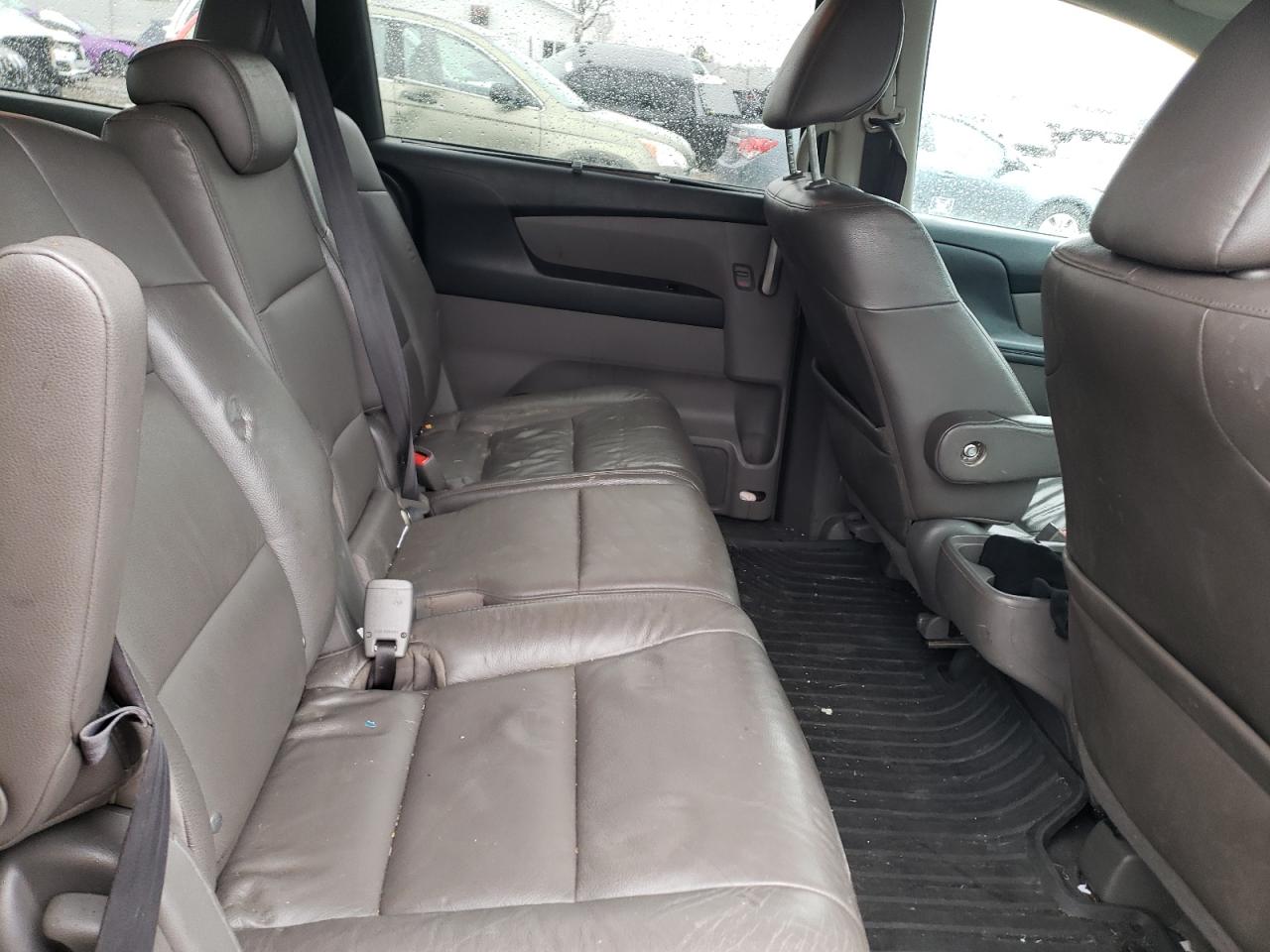 2012 Honda Odyssey - Image 11