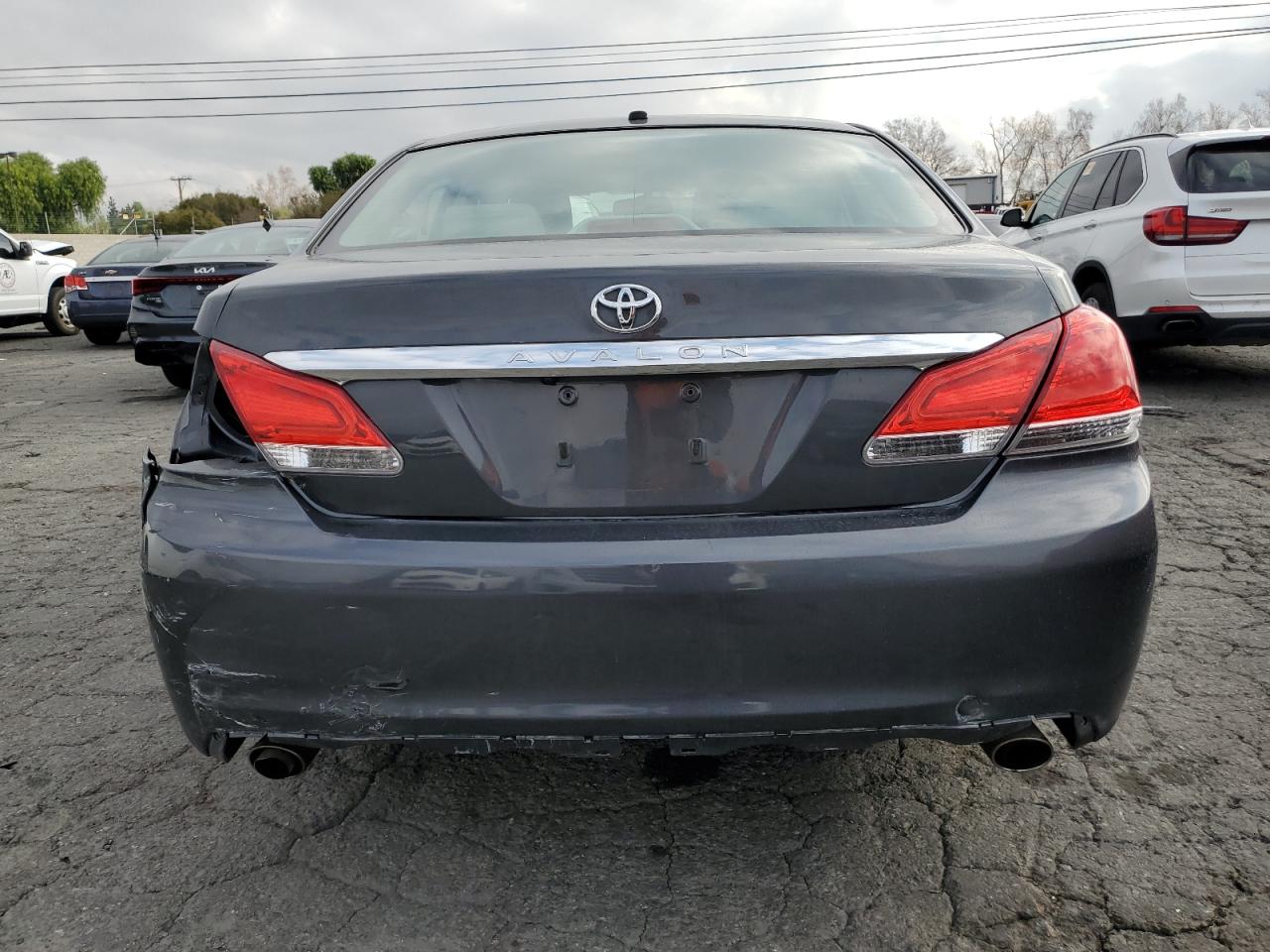 2011 Toyota Avalon - Image 6