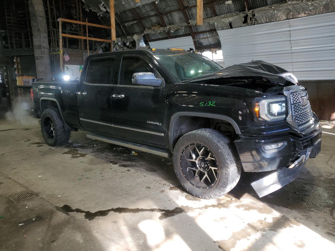 2017 GMC Sierra - Image 4