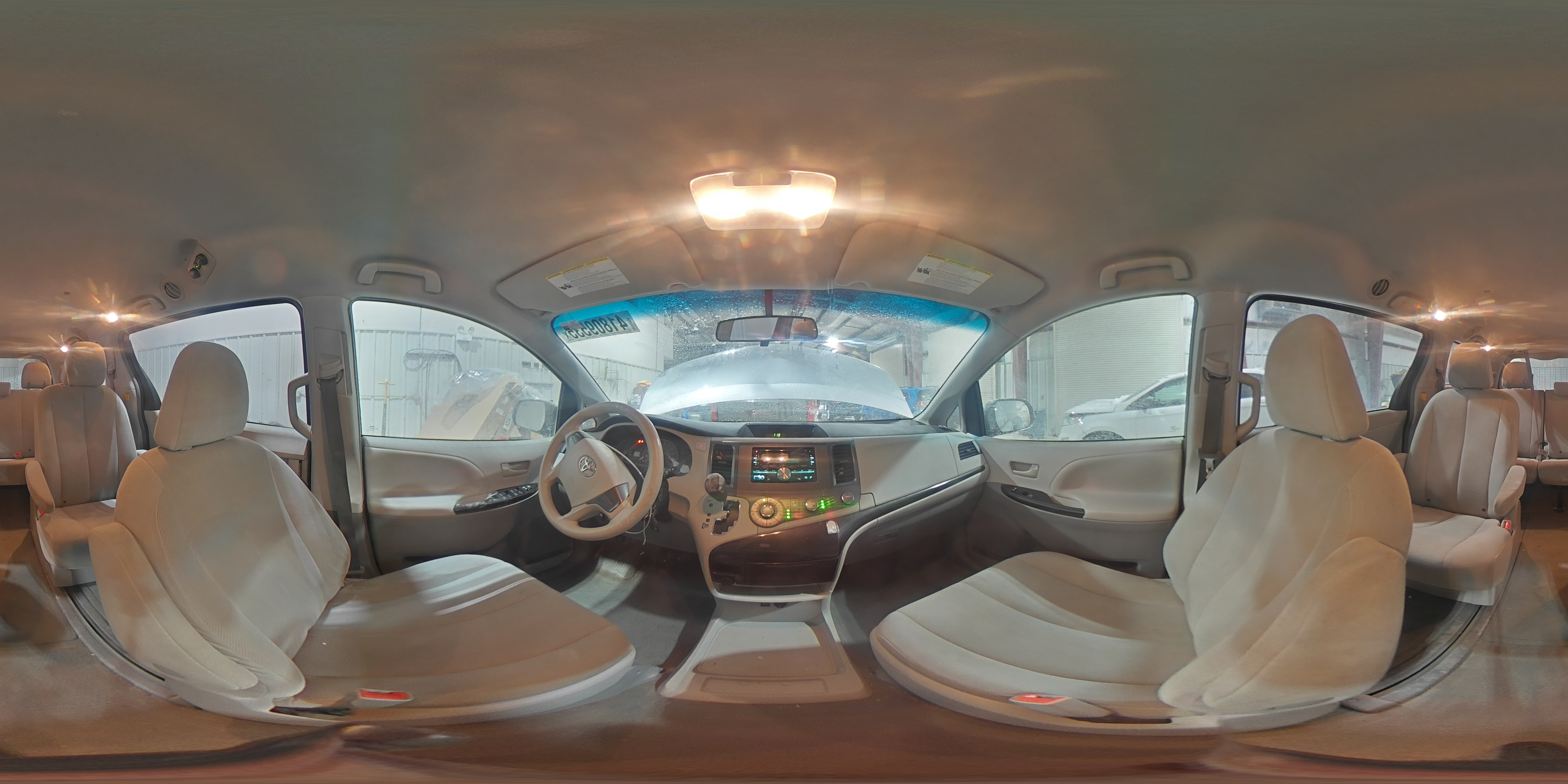 2012 Toyota Sienna - Image 13