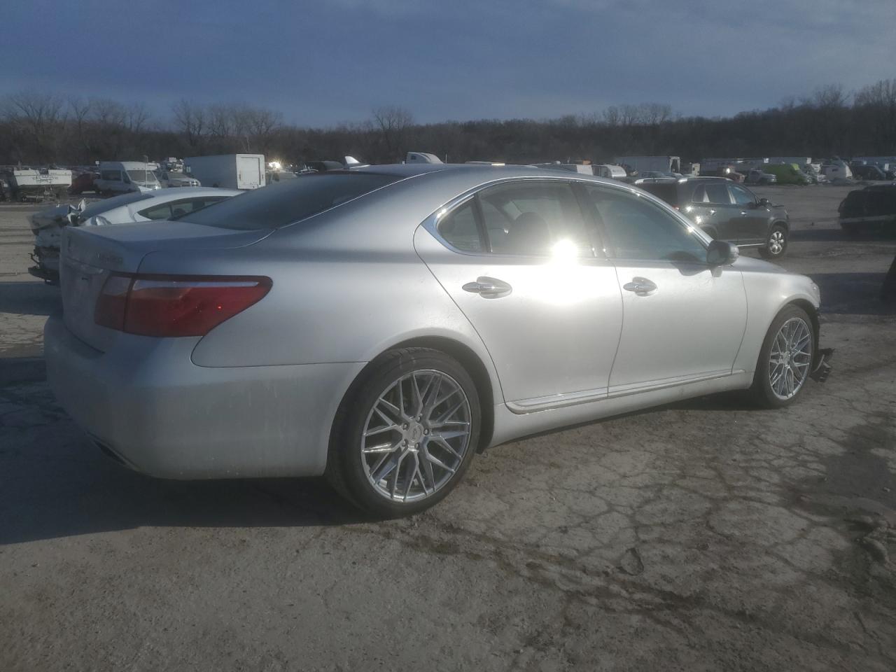 2012 Lexus LS - Image 3
