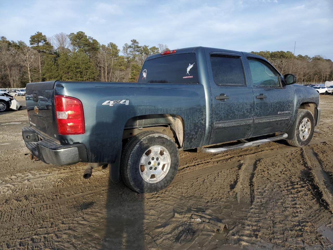 2012 Chevrolet Silverado - Image 3