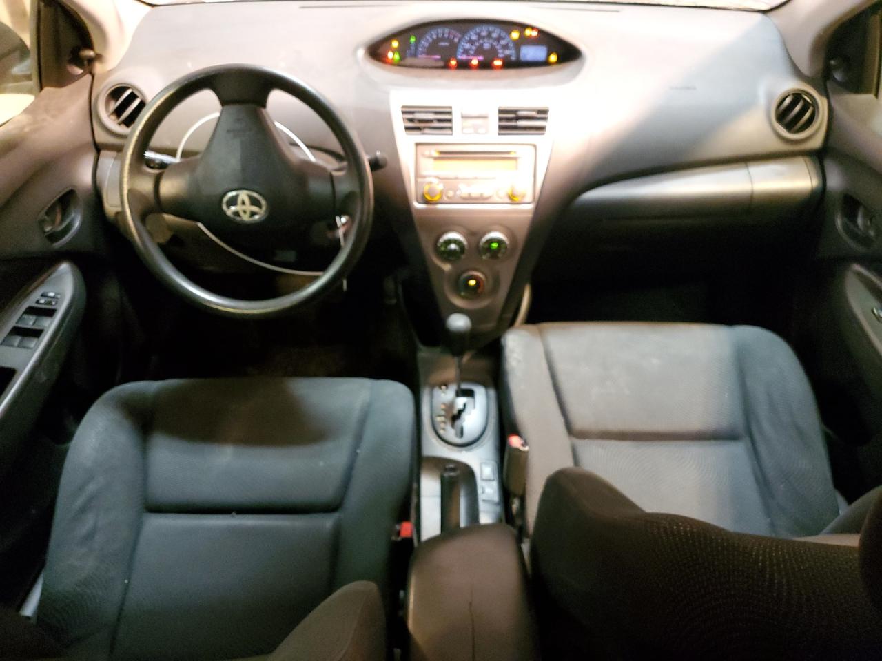 2012 Toyota Yaris - Image 8