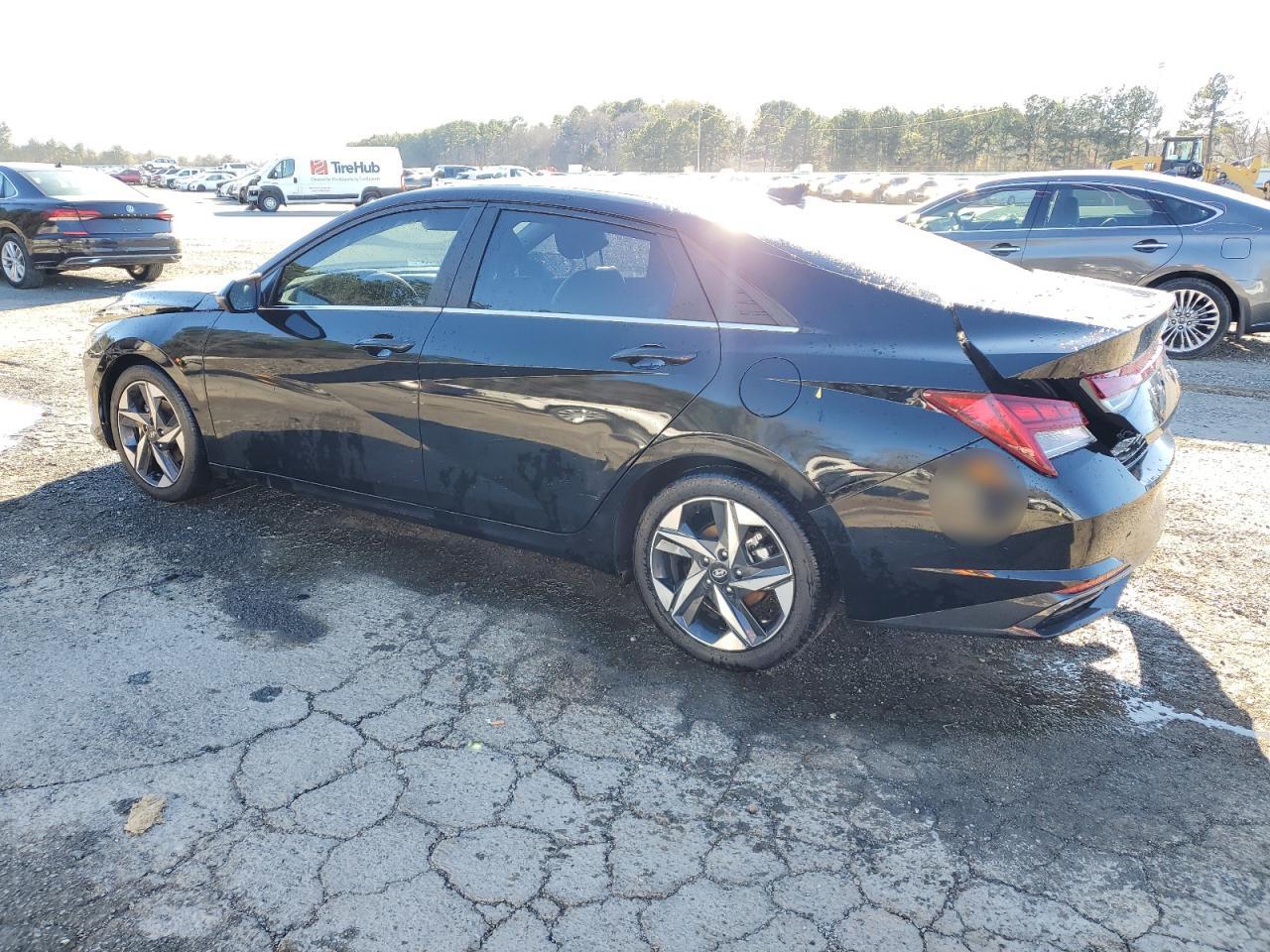 2023 Hyundai Elantra - Image 2