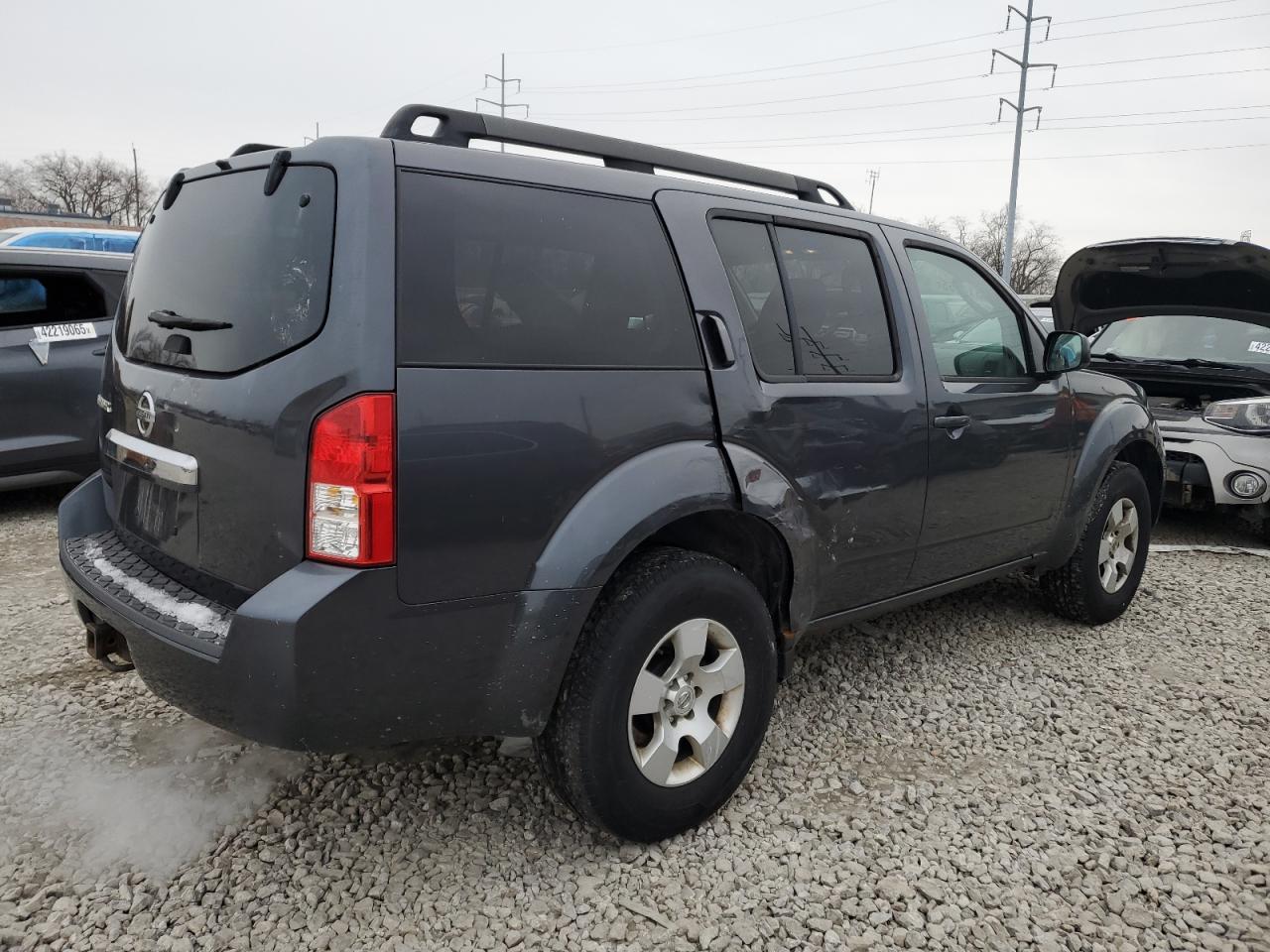 2010 Nissan Pathfinder - Image 3