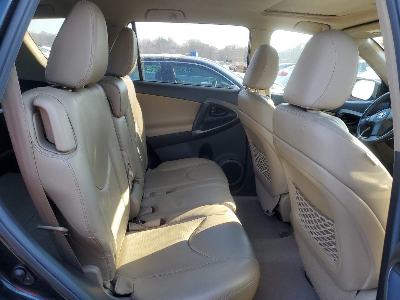 2012 Toyota RAV 4 - Image 11