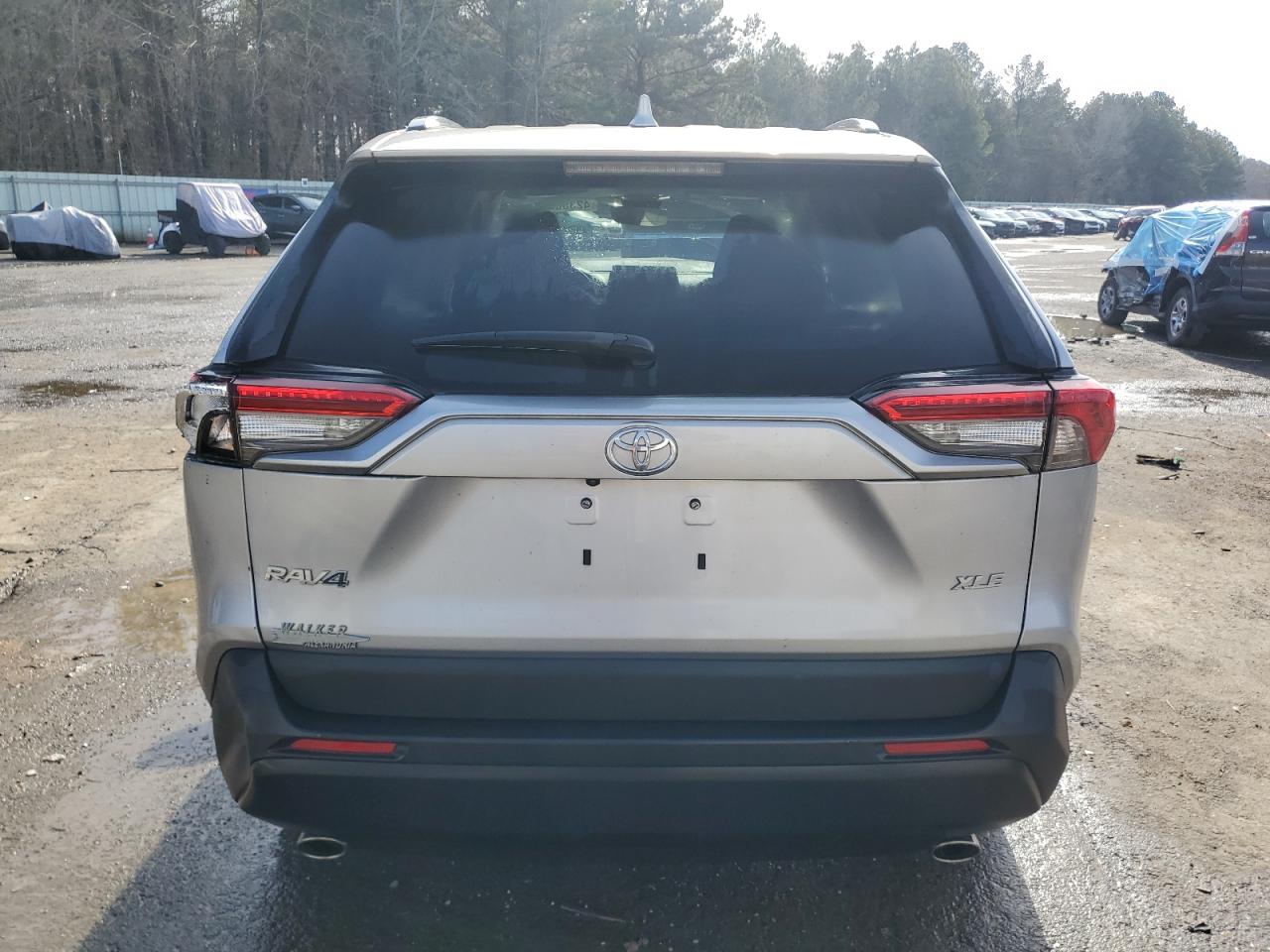 2024 Toyota RAV 4 - Image 6