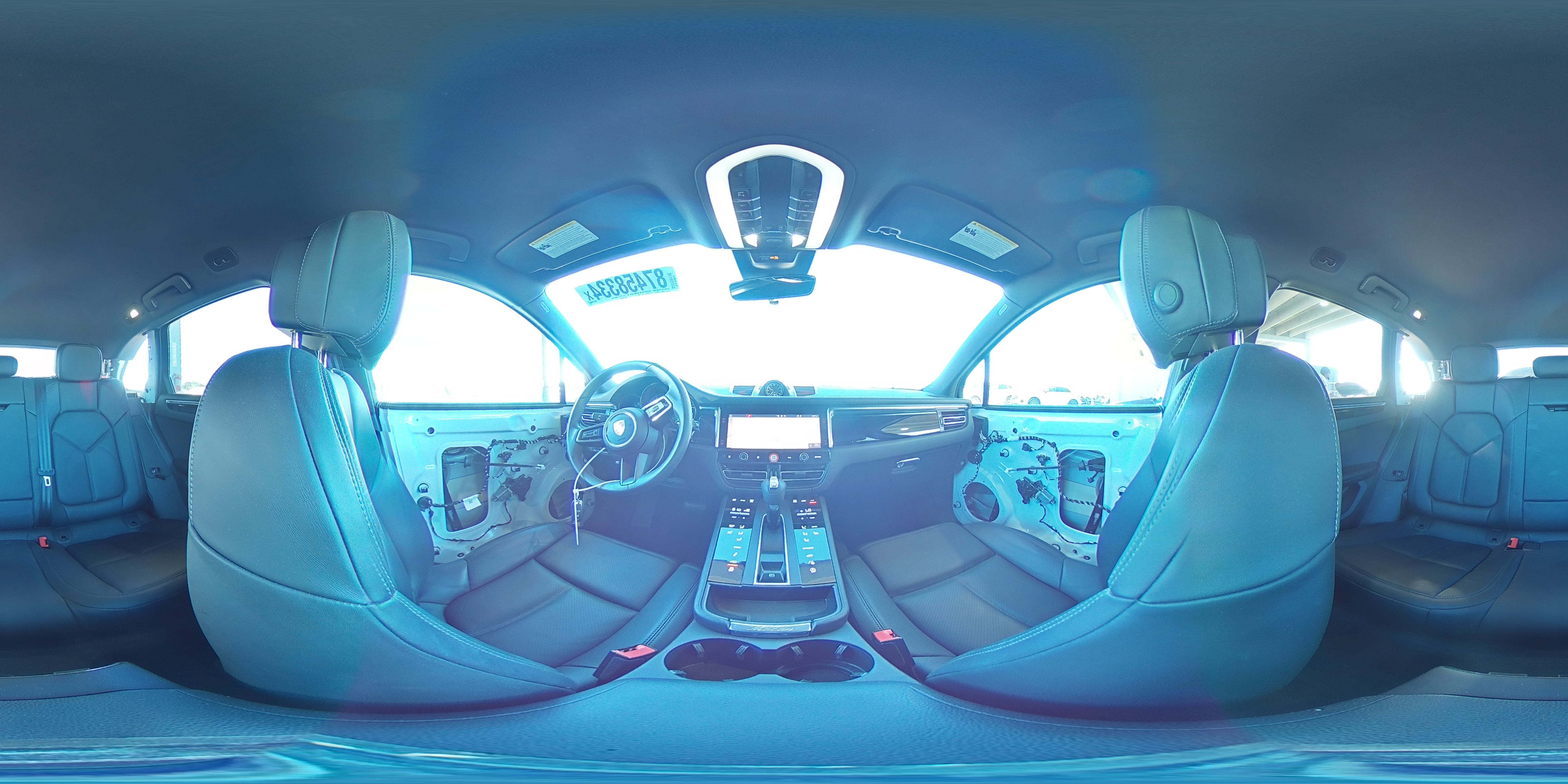 2024 Porsche Macan - Image 16