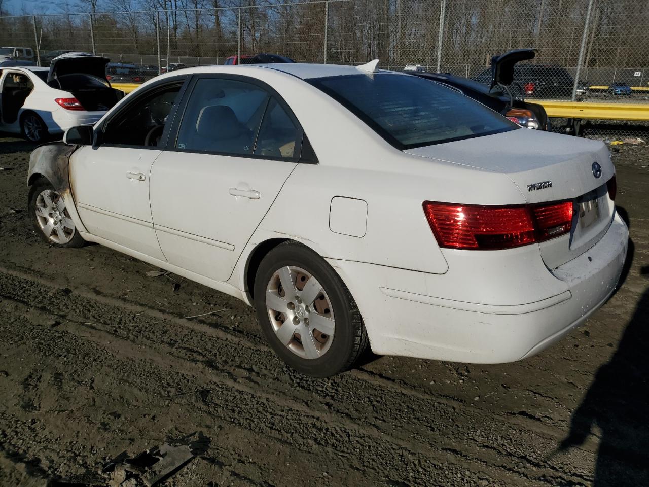 2010 Hyundai Sonata - Image 2