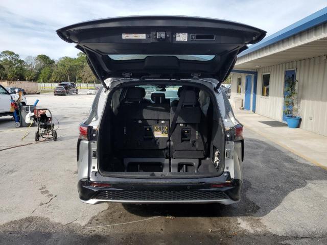  TOYOTA SIENNA 2022 Silver