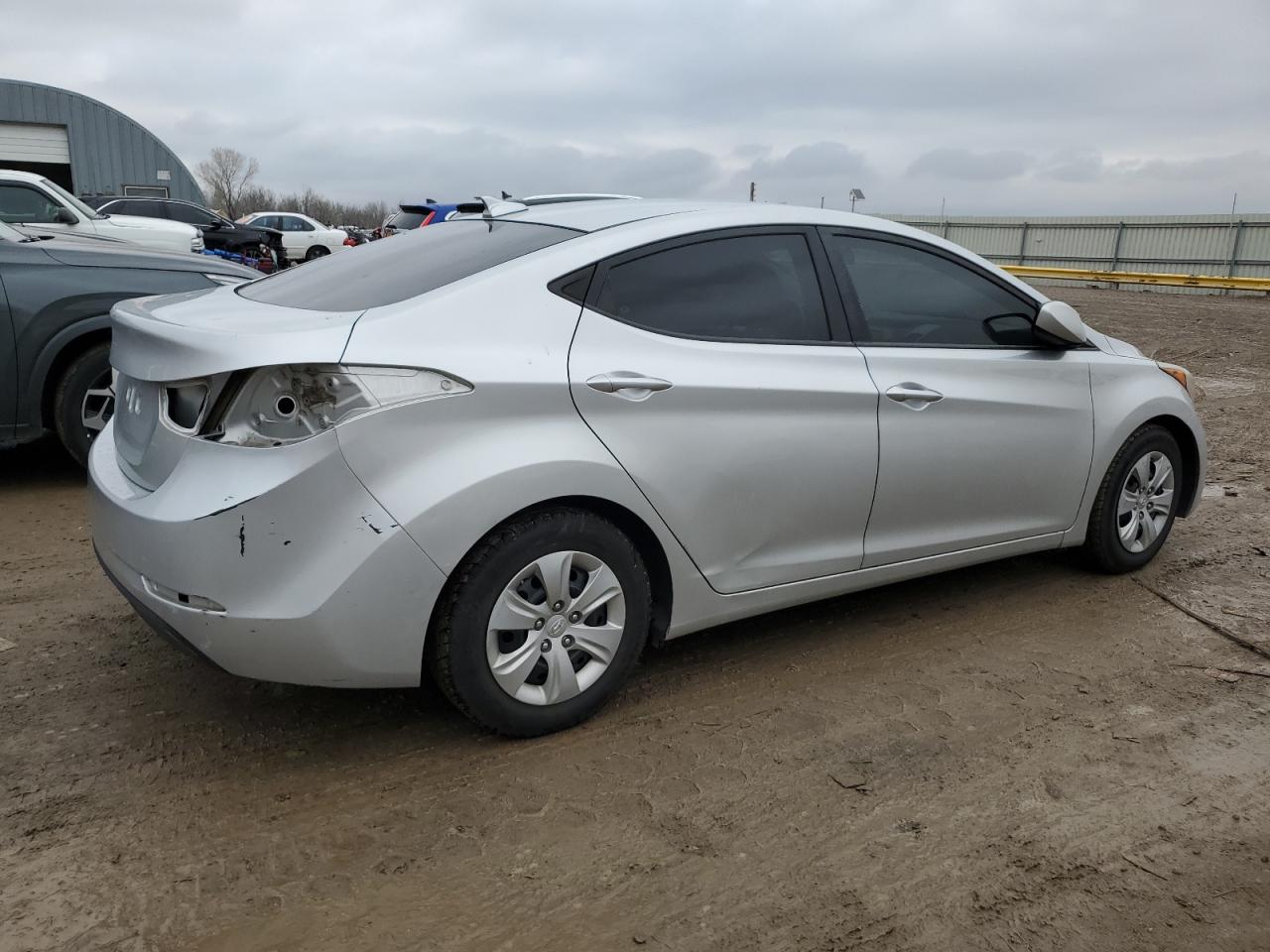 2016 Hyundai Elantra - Image 3