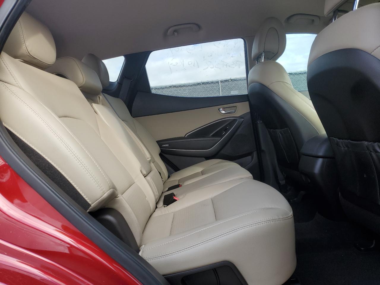 2013 Hyundai Santa Fe - Image 11
