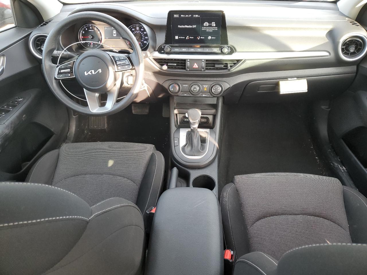 2024 Kia Forte - Image 8