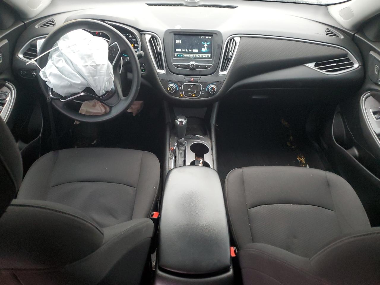 2018 Chevrolet Malibu - Image 8
