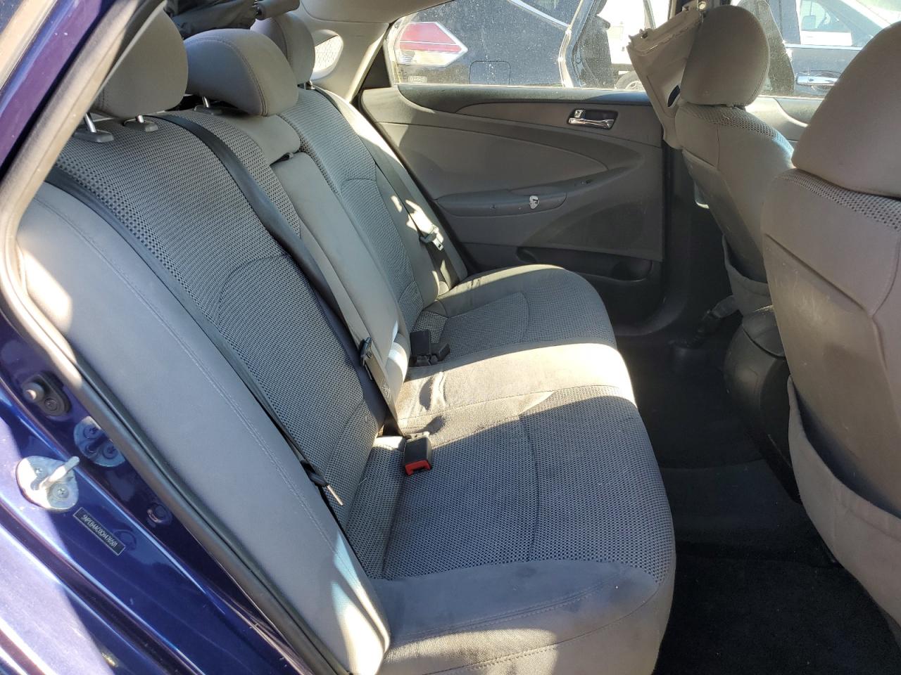 2012 Hyundai Sonata - Image 10