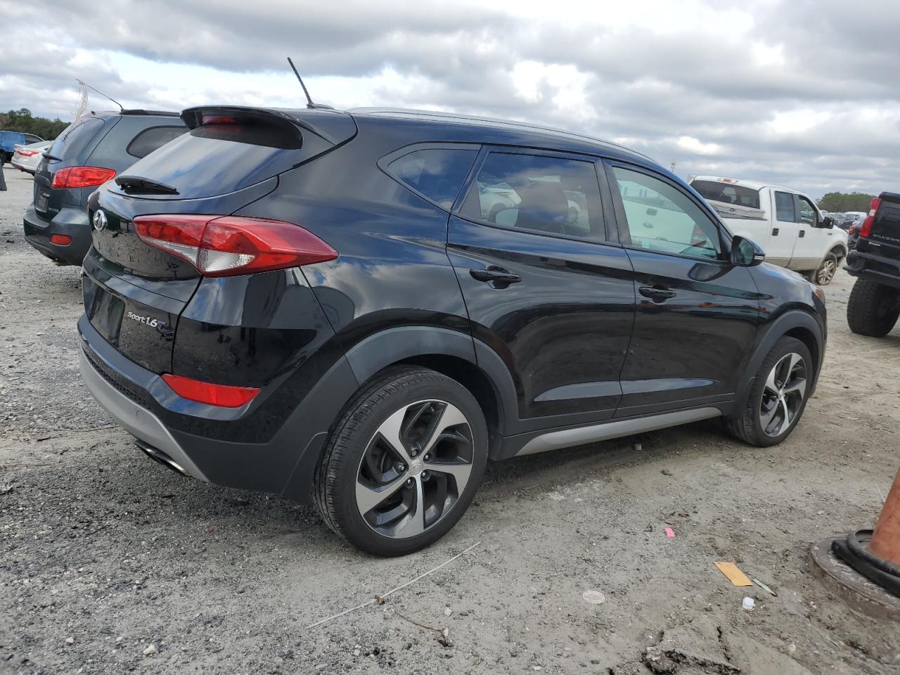 2017 Hyundai Tucson - Image 3