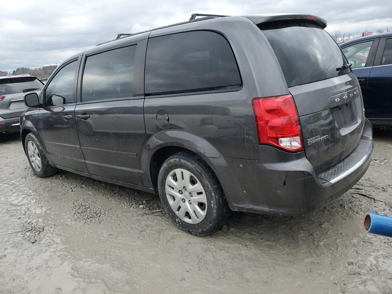 2017 Dodge Caravan - Image 2