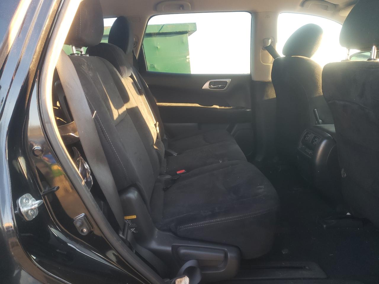 2015 Nissan Pathfinder - Image 11