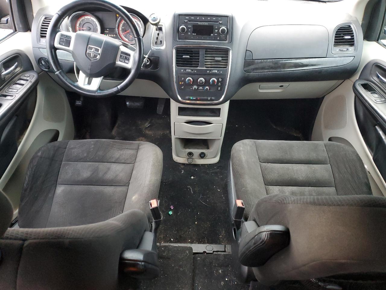 2015 Dodge Caravan - Image 8