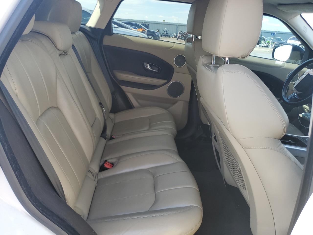 2016 Land Rover Range Rover - Image 11