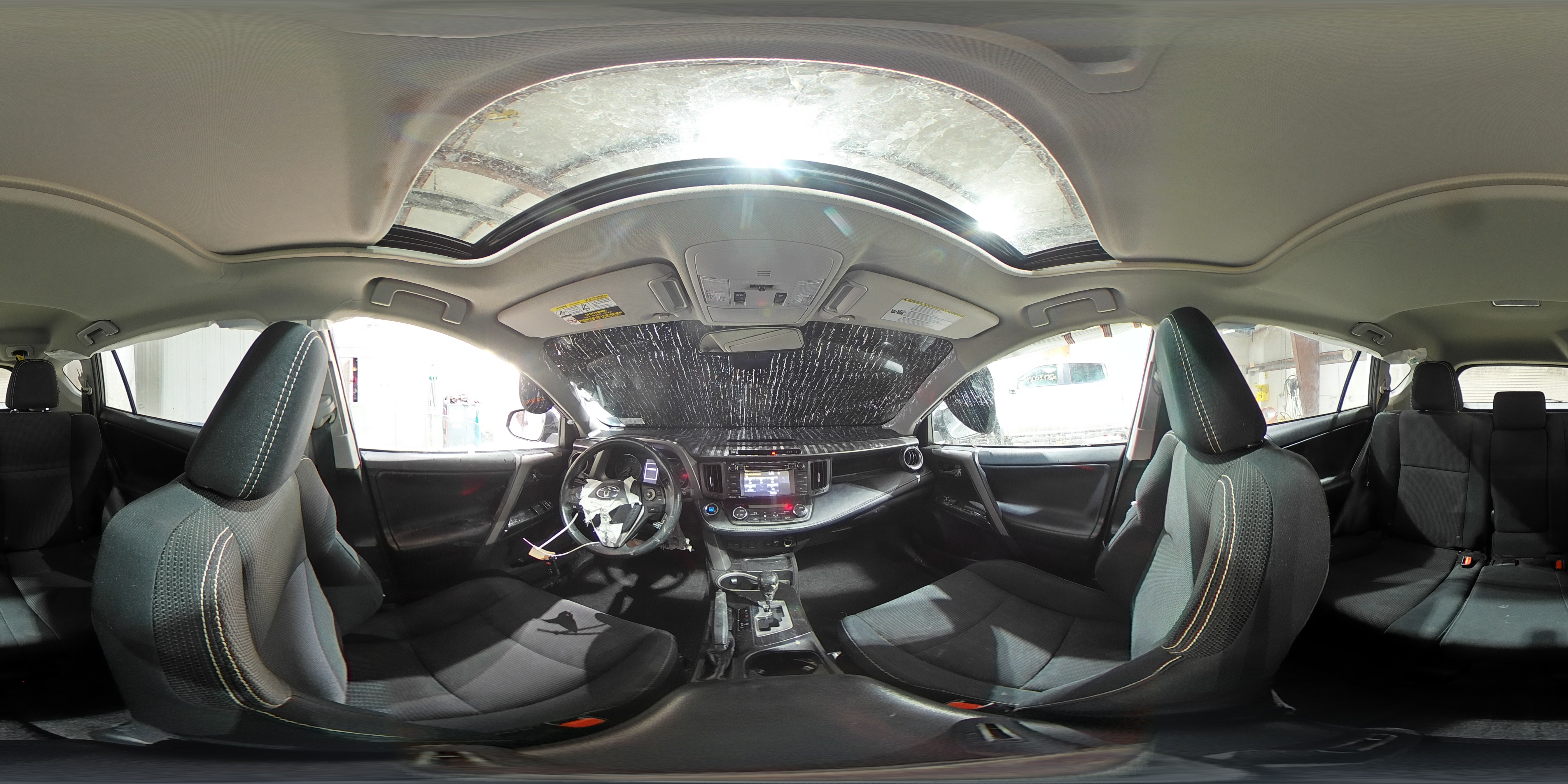 2018 Toyota RAV 4 - Image 15
