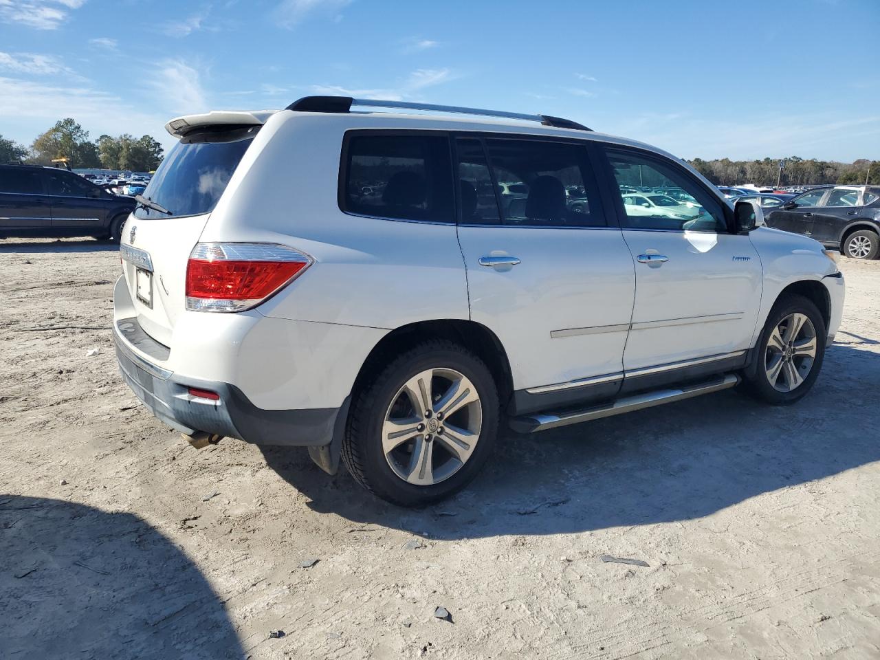 2011 Toyota Highlander - Image 3