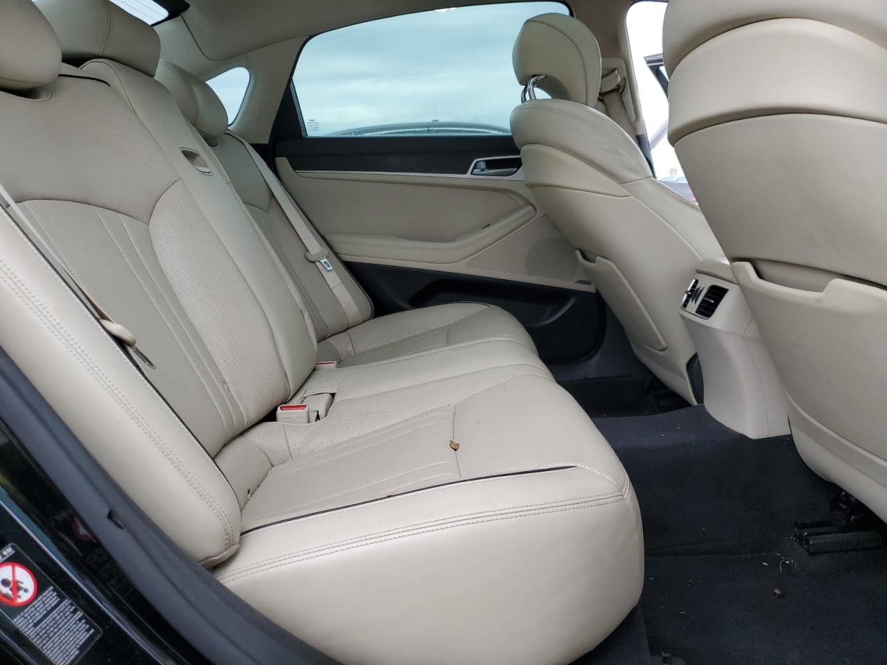 2017 Genesis G80 - Image 10