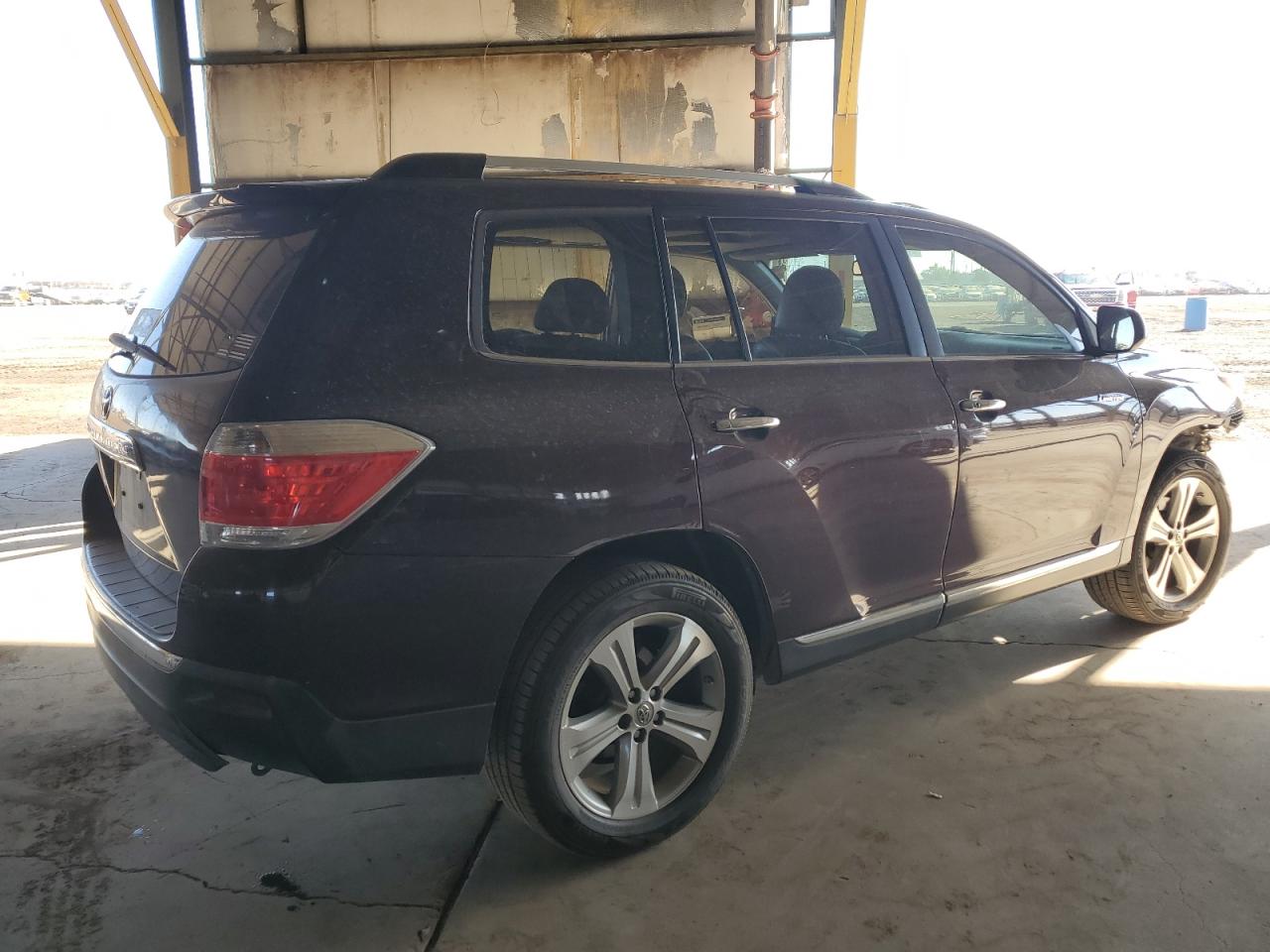 2011 Toyota Highlander - Image 3