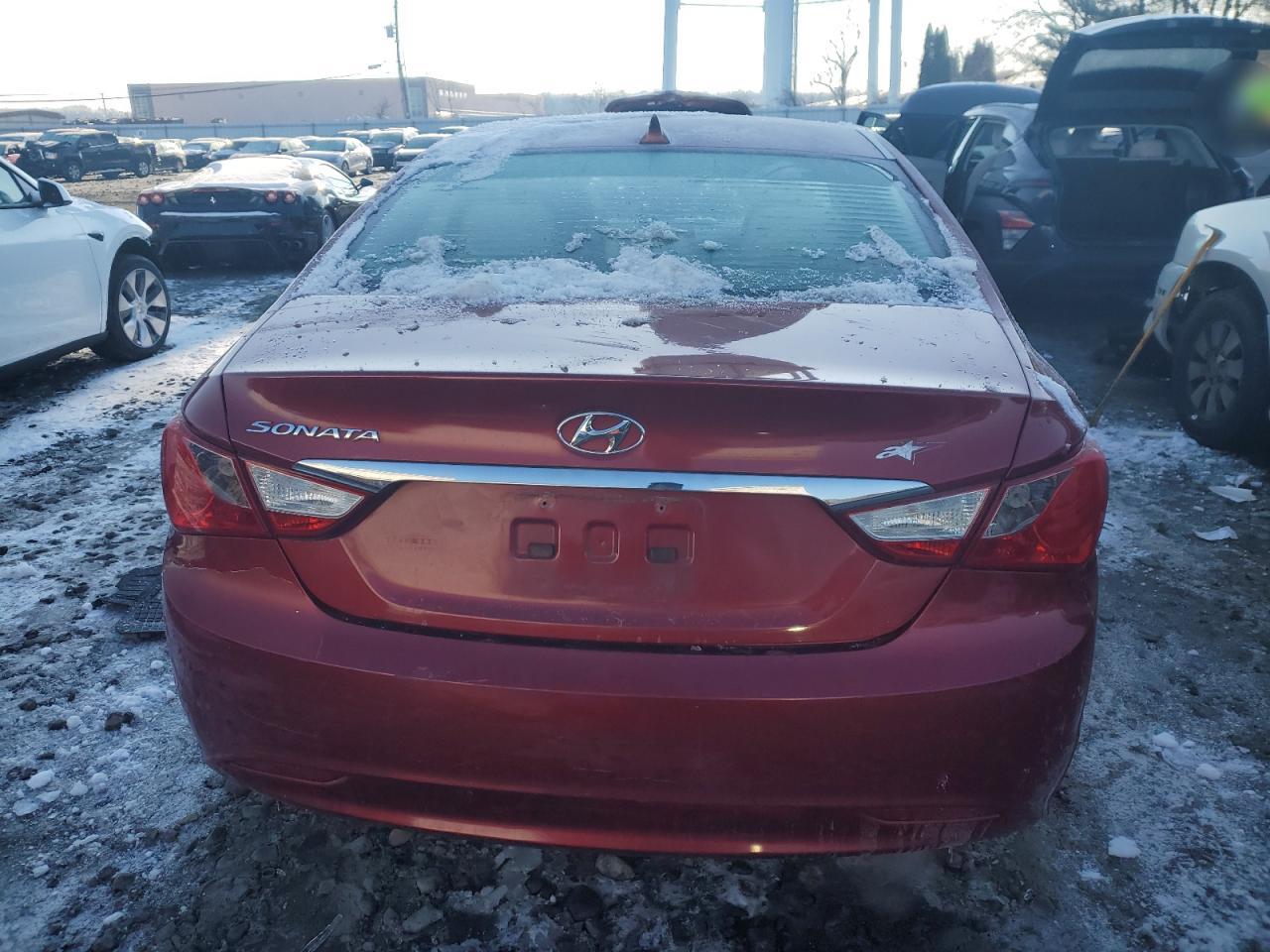 2011 Hyundai Sonata - Image 6