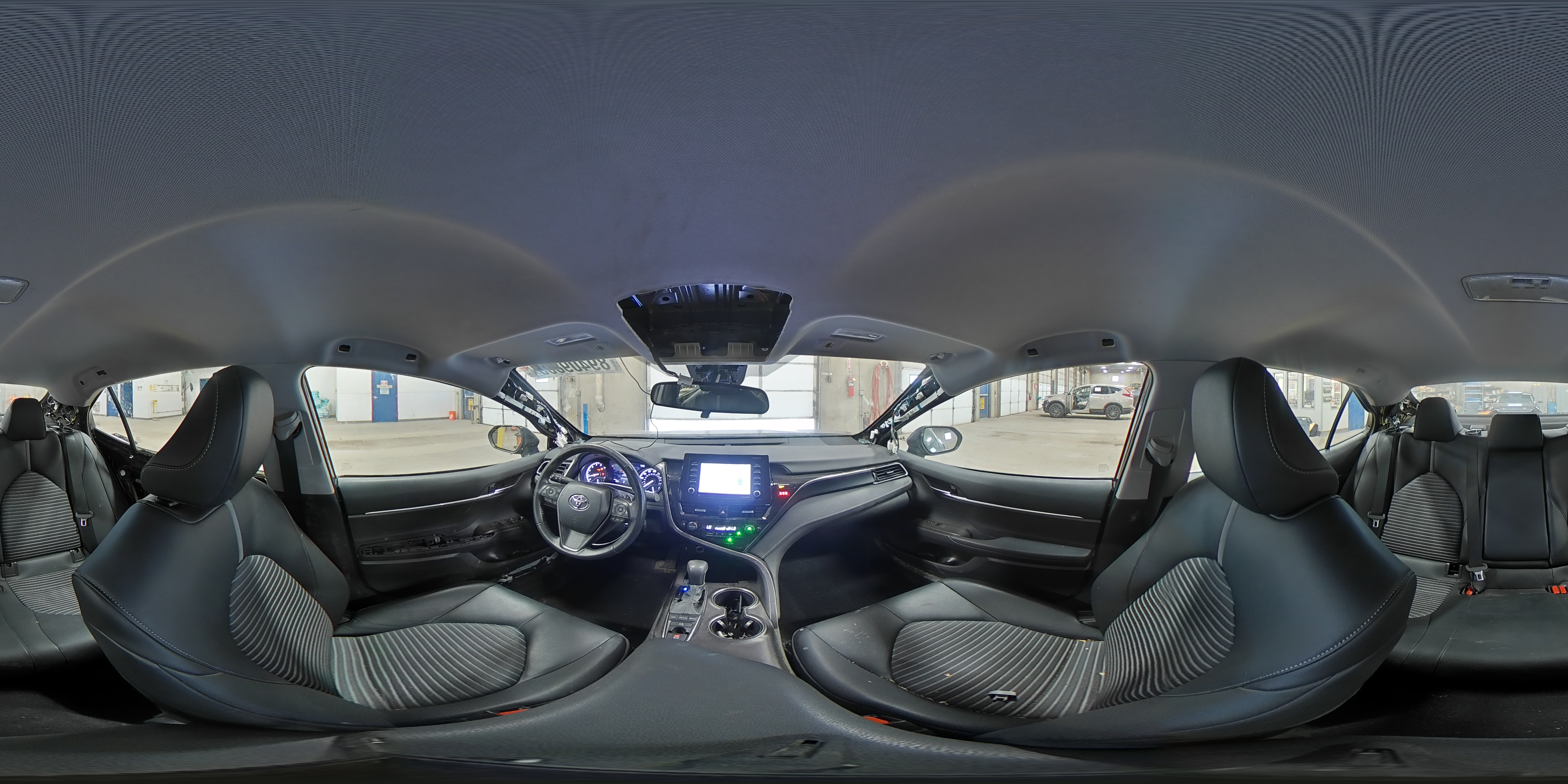 2022 Toyota Camry - Image 13