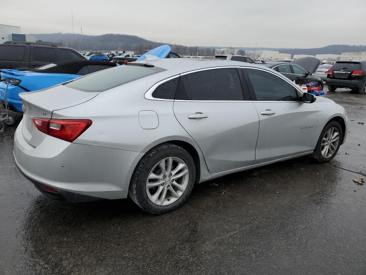 2018 Chevrolet Malibu - Image 3
