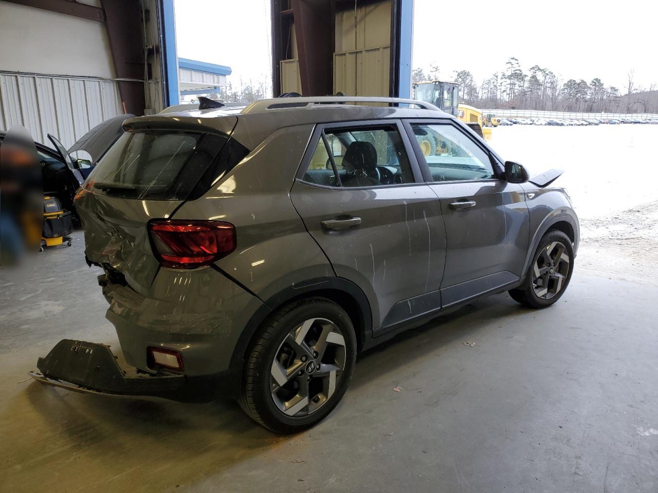 2022 Hyundai Venue - Image 3