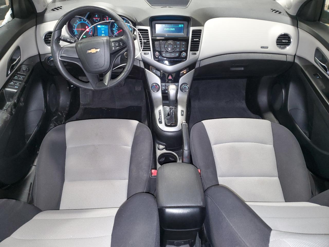 2013 Chevrolet Cruze - Image 8