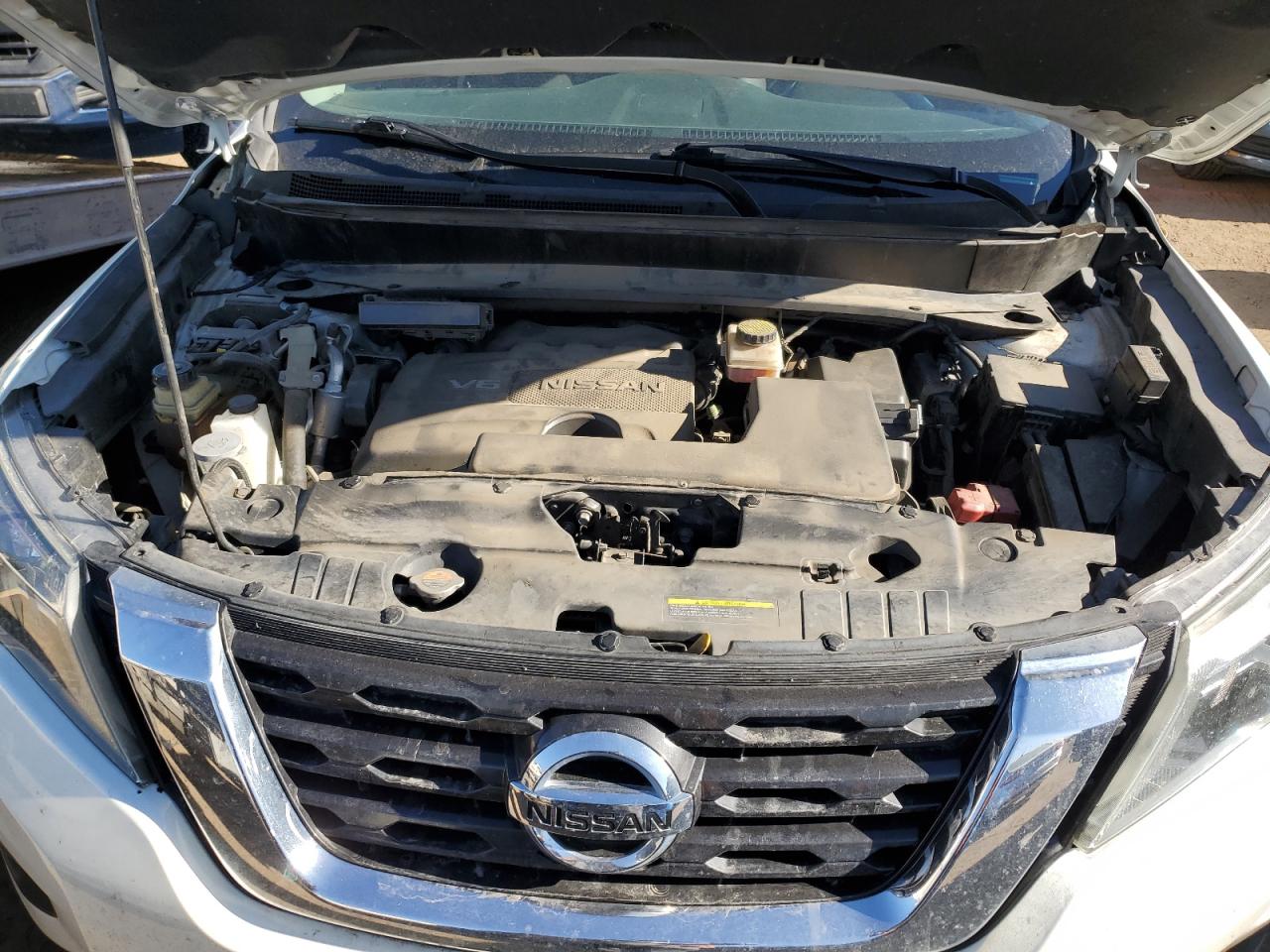 2017 Nissan Pathfinder - Image 12
