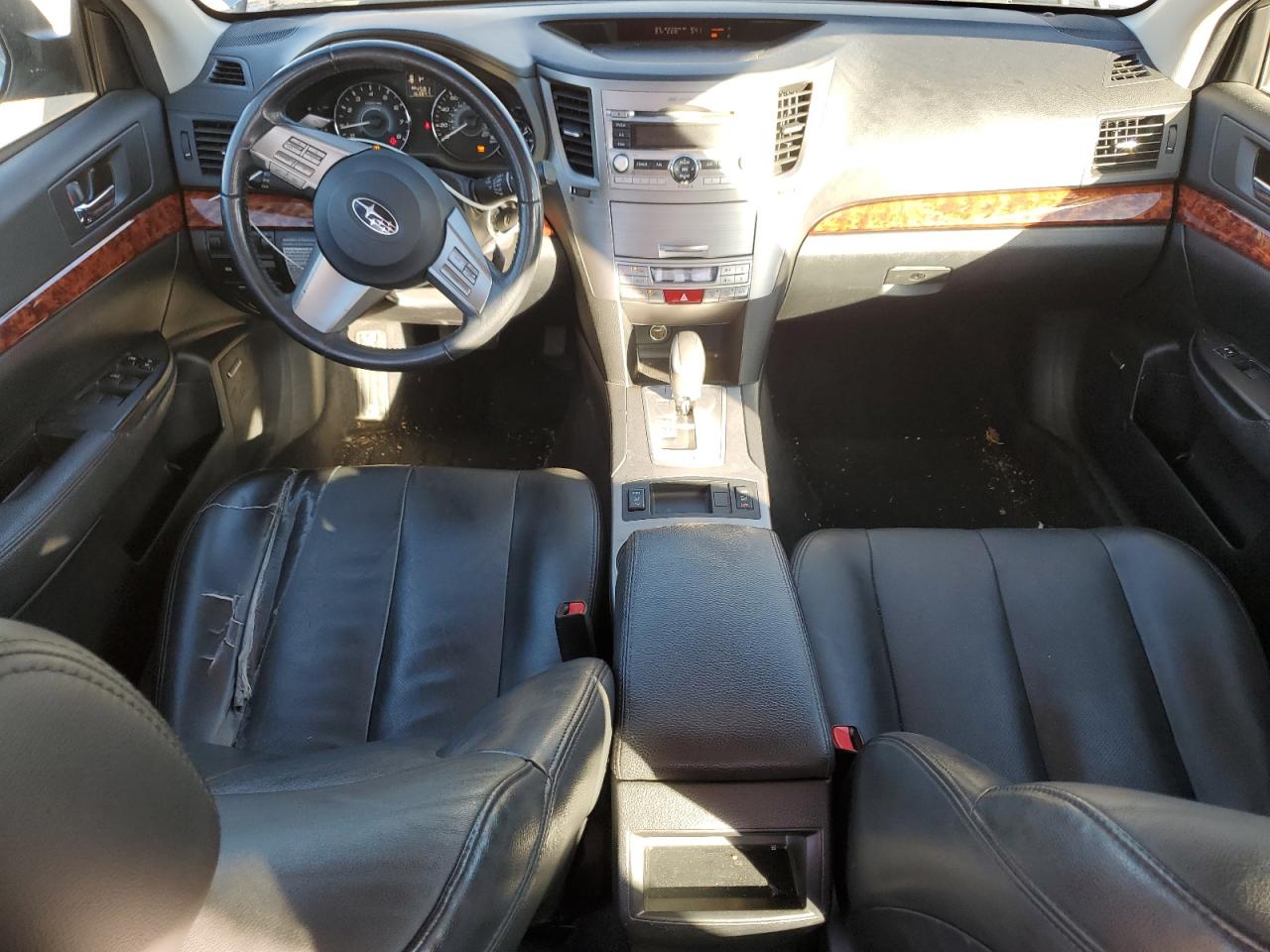 2010 Subaru Legacy - Image 8