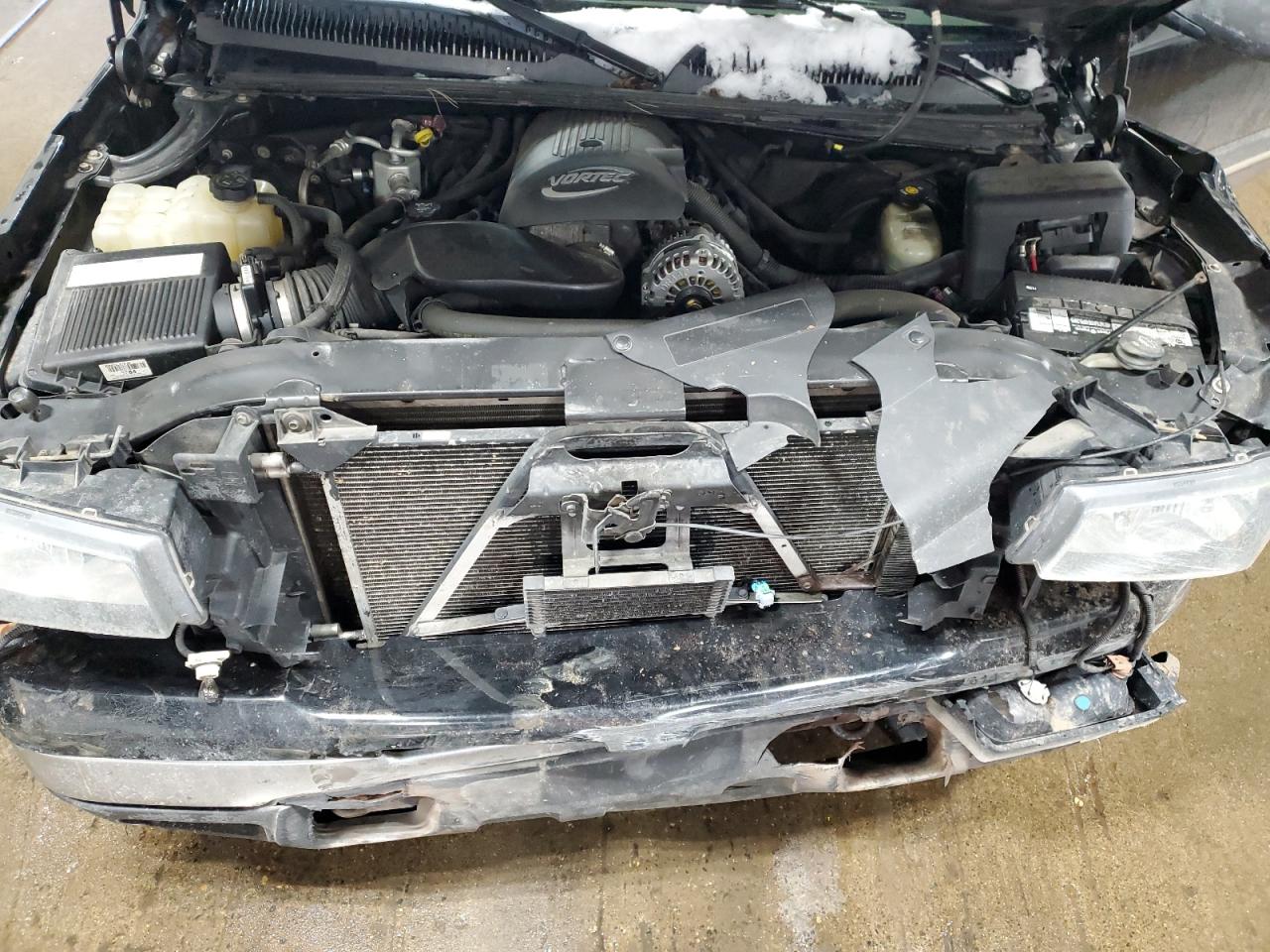 2006 Chevrolet Silverado - Image 11