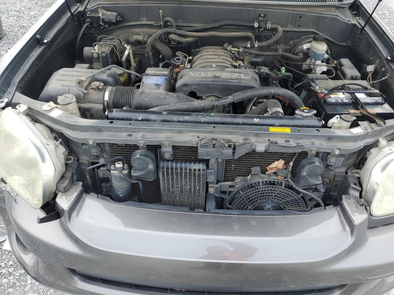 2005 Toyota Sequoia - Image 12