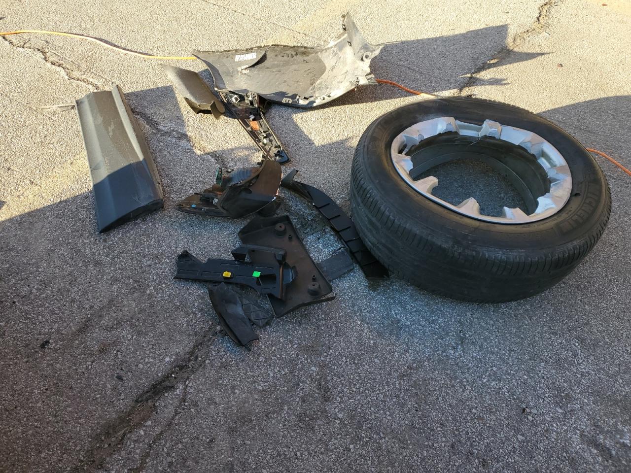 2018 Chevrolet Equinox Ls VIN: 2GNAXREV6J6210577 Lot: 85365514