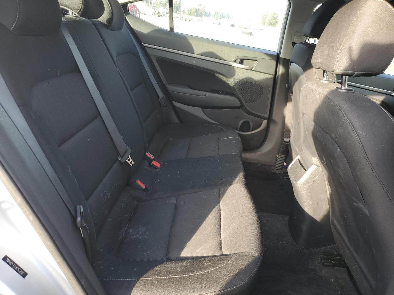 2018 Hyundai Elantra - Image 10