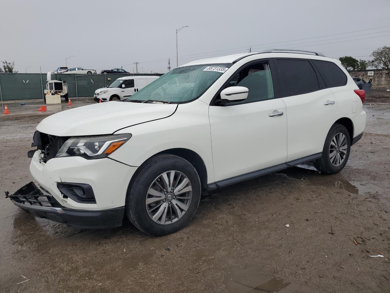 2018 Nissan Pathfinder - Image 1