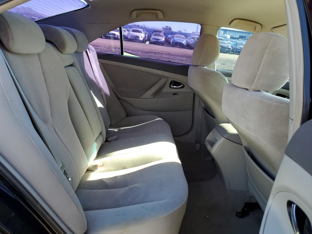 2010 Toyota Camry - Image 10
